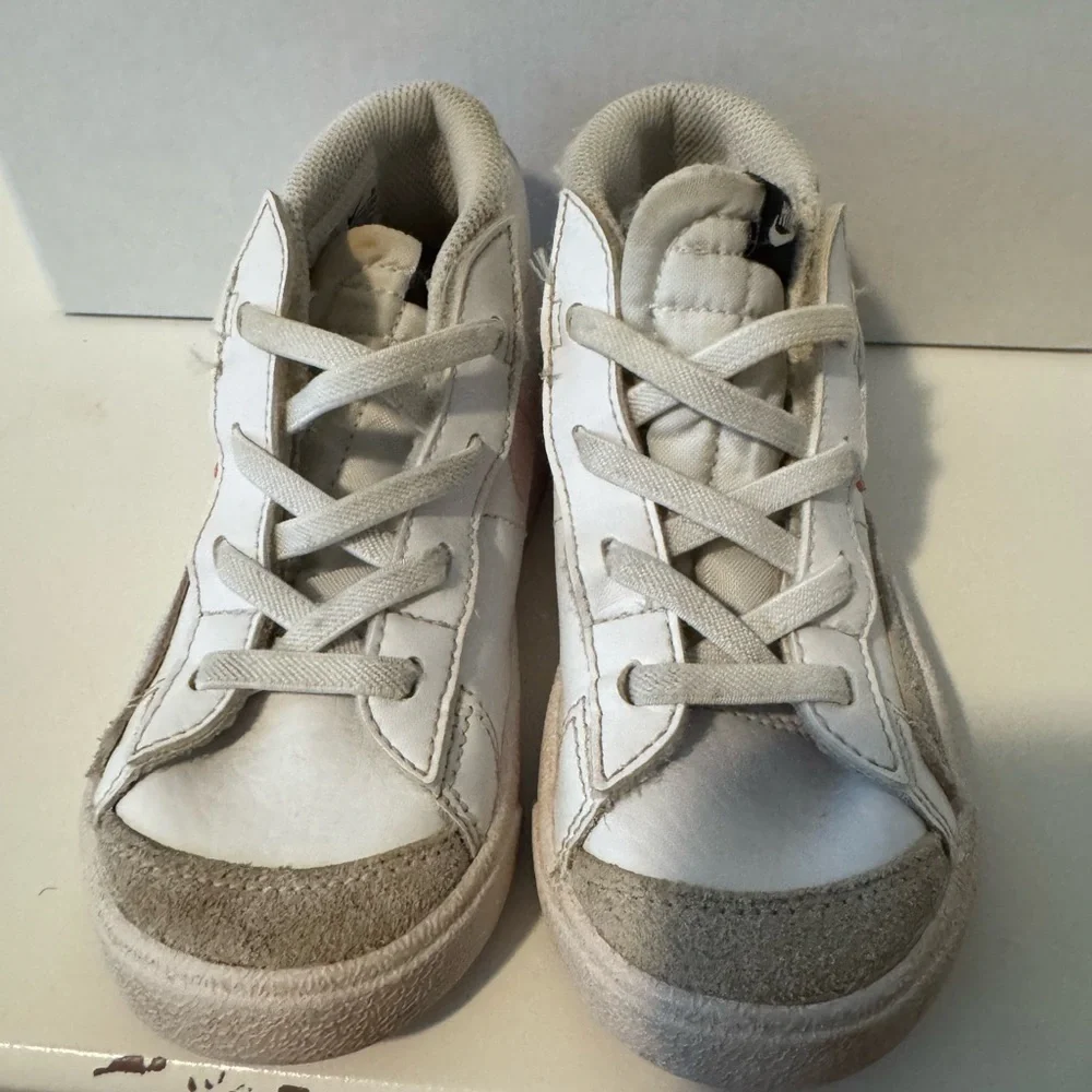Nike Kids White and Orange Sneakers size 10c. Velcro